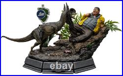 Jurassic Park Dennis Nedry meets the Dilophosaurus 1/10th Scale Diorama Statue